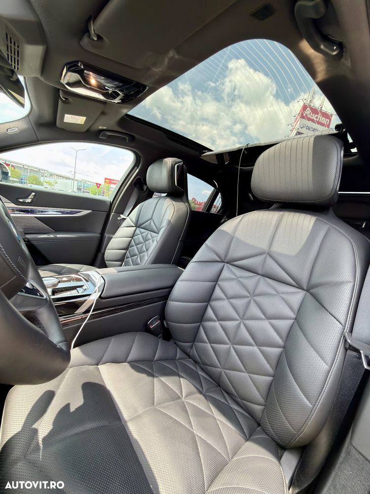 BMW Seria 7 - 8