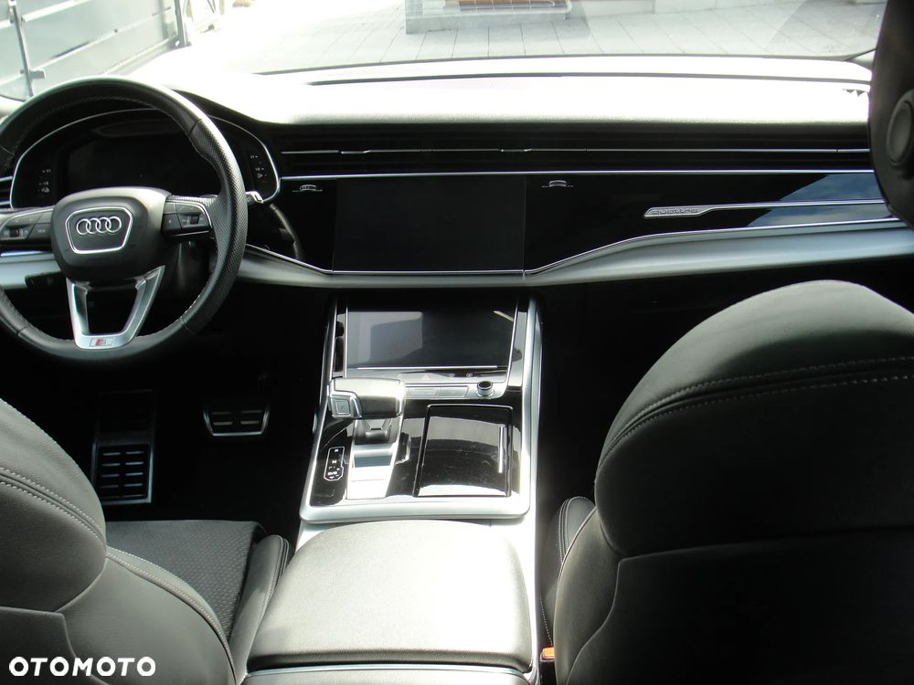 Audi Q8 55 TFSIe quattro tiptronic - 6