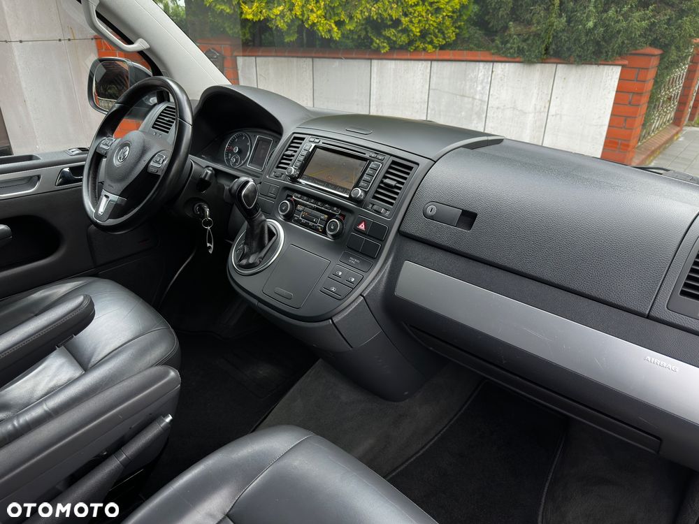 Volkswagen Multivan - 13