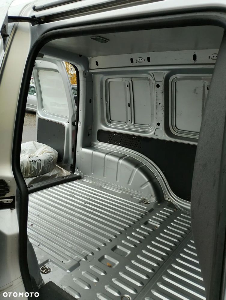 Volkswagen Caddy ver-1-6-tdi - 8