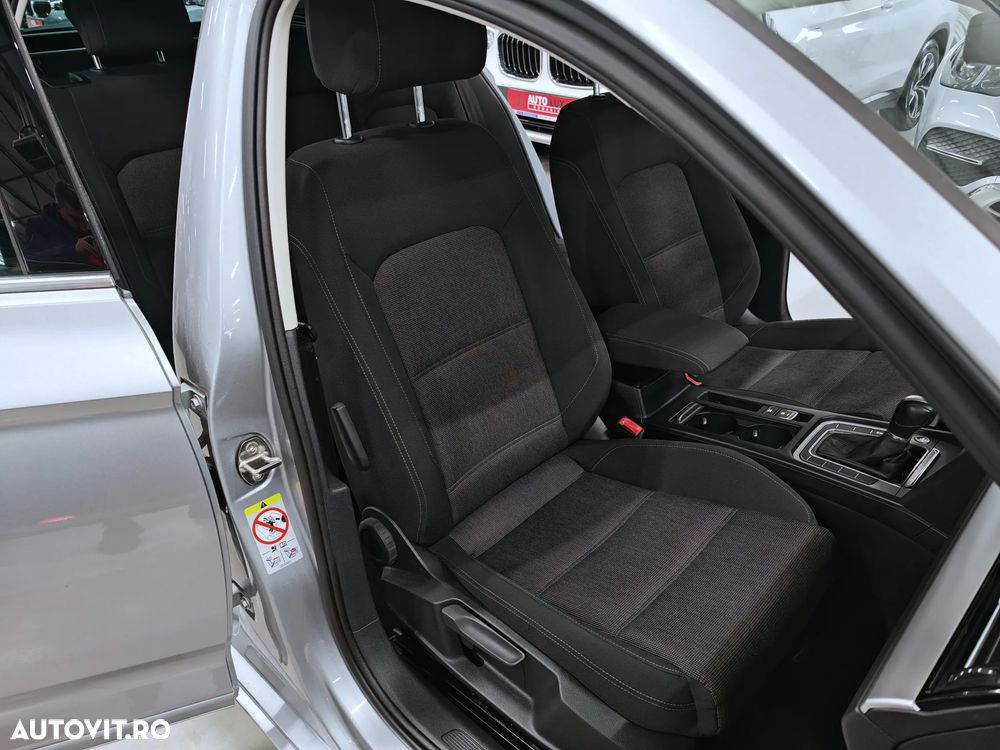 Volkswagen Passat 1.6 TDI SCR DSG Comfortline - 30
