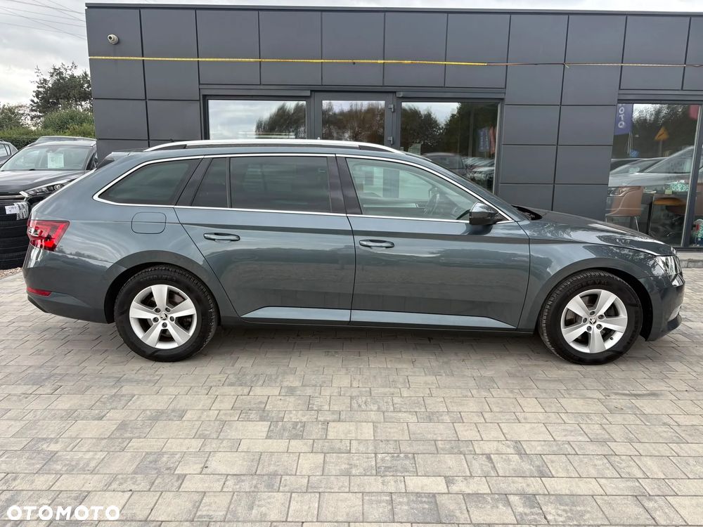 Skoda Superb 2018 photo 4
