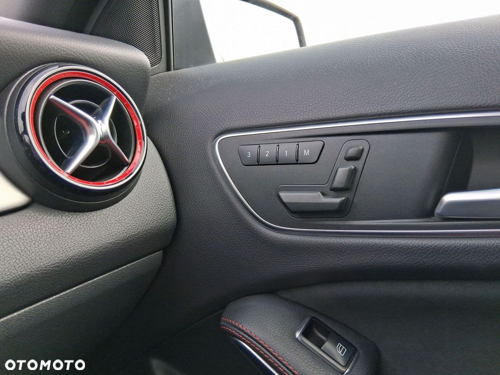 Mercedes-Benz GLA - 22