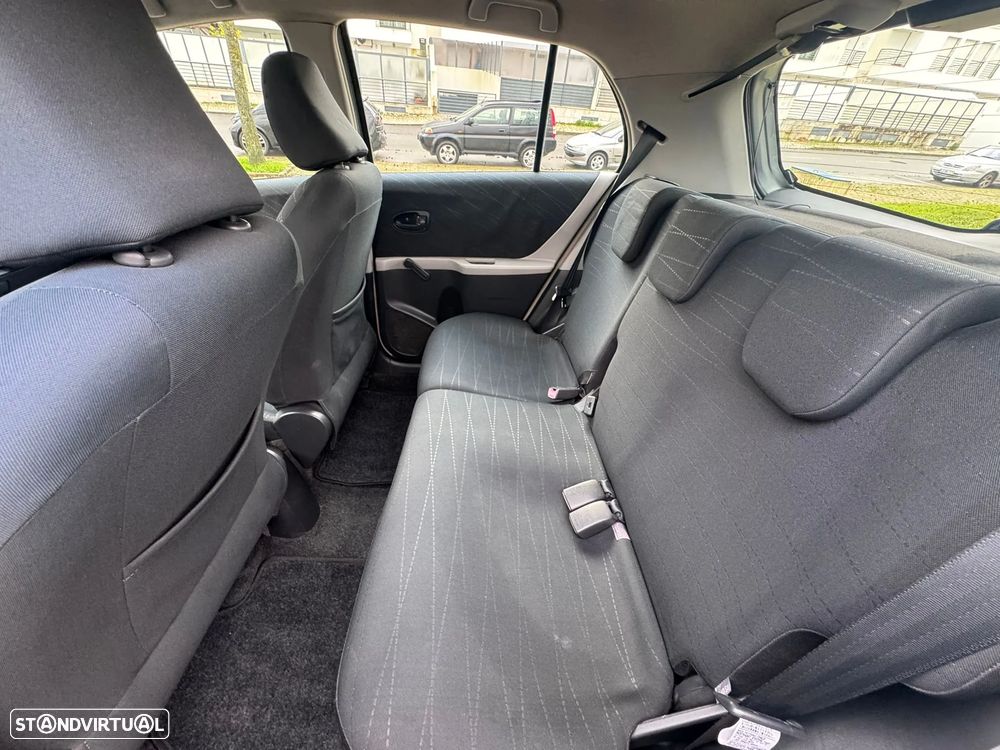 Toyota Yaris 1.0 VVT-i AC Manual+VSC - 8