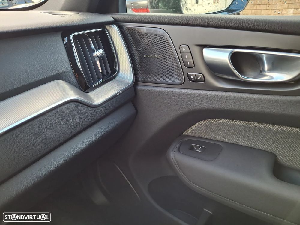 Volvo XC 60 2.0 T6 PHEV Black Edition AWD - 30