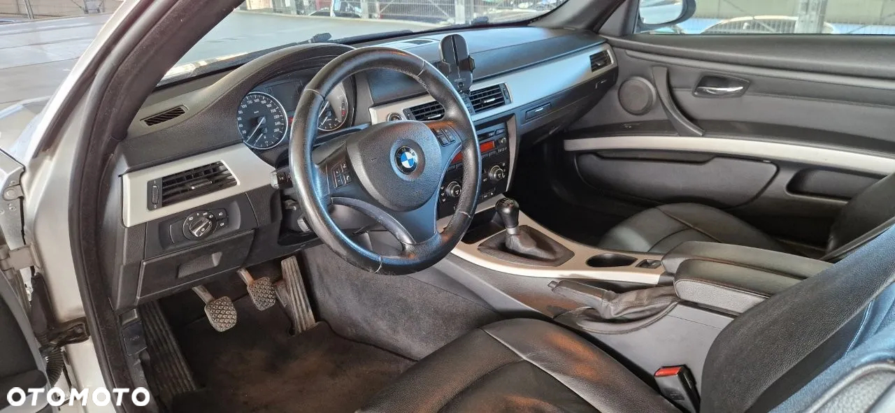 BMW Seria 3 320i - 11