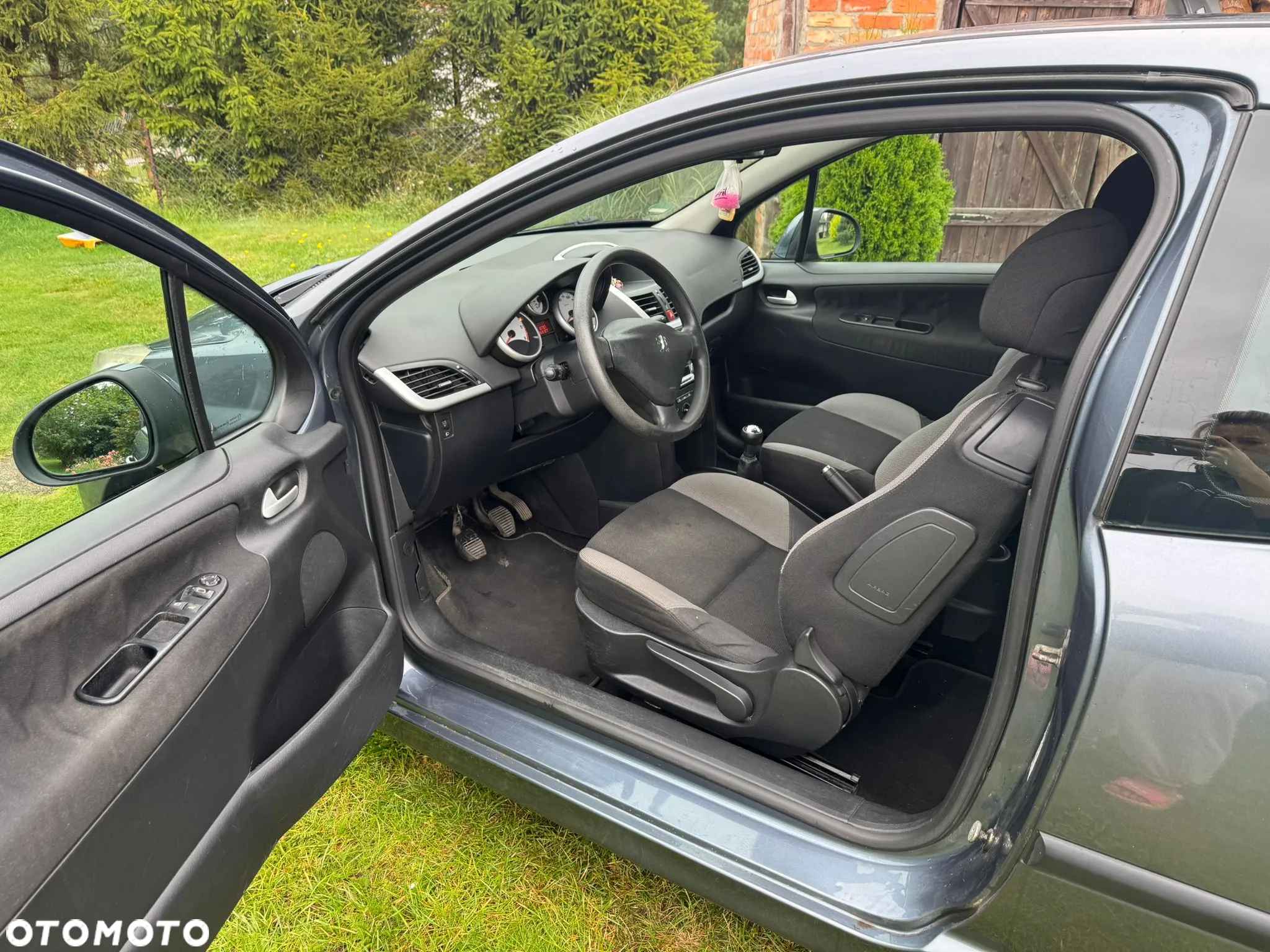 Peugeot 207 - 6