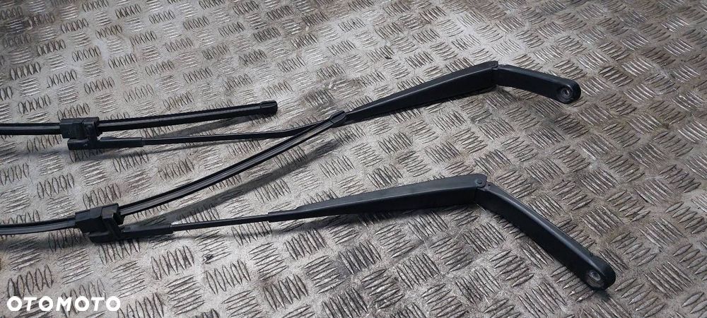 RAMIĘ WYCIERACZKI LEWY + PRAWY PRZÓD OCTAVIA II PIÓRA EUROPA - 2