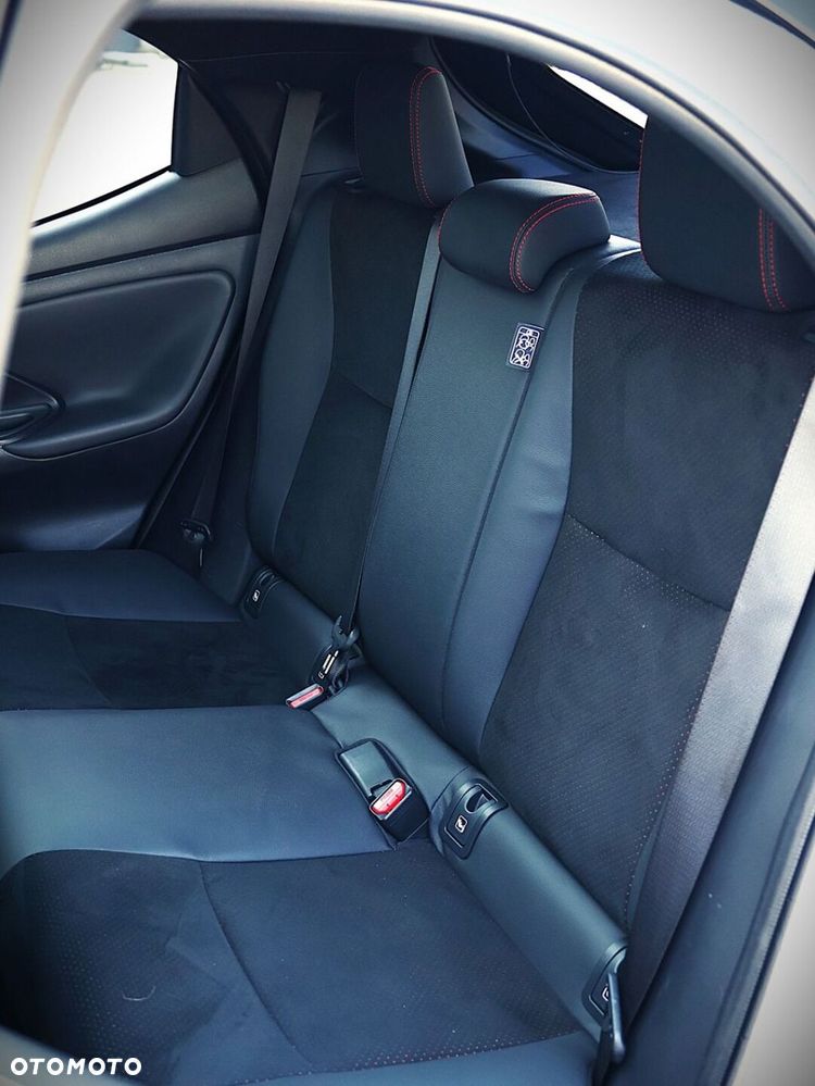 Toyota Yaris - 32