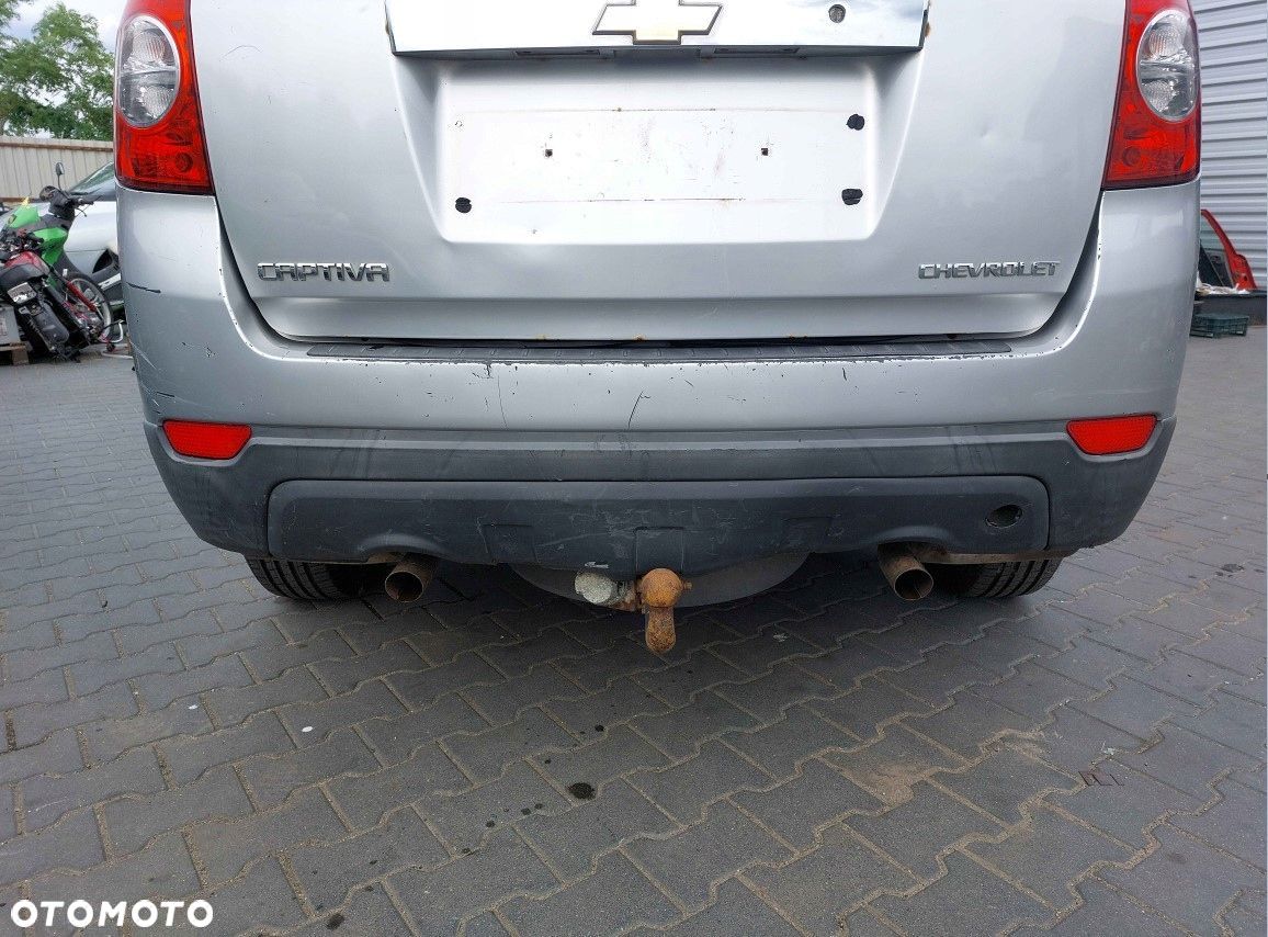 ZDERZAK TYŁ + ODBLASKI CHEVROLET CAPTIVA I 98U 06-10r - 1