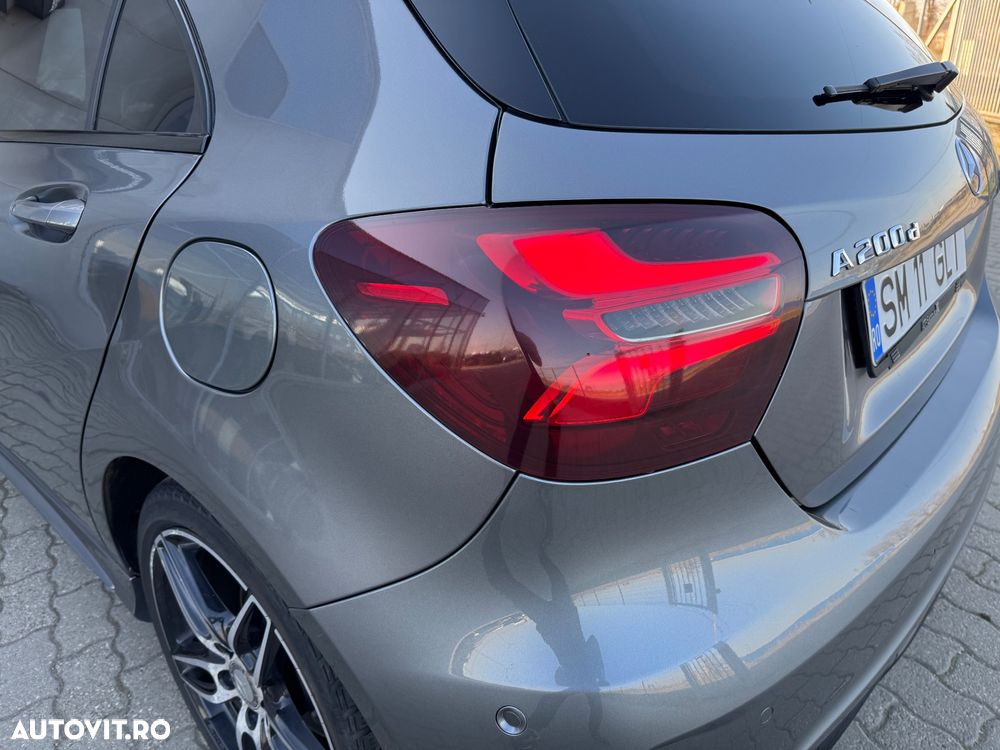 Mercedes-Benz A 200 d 7G-DCT AMG Line - 35