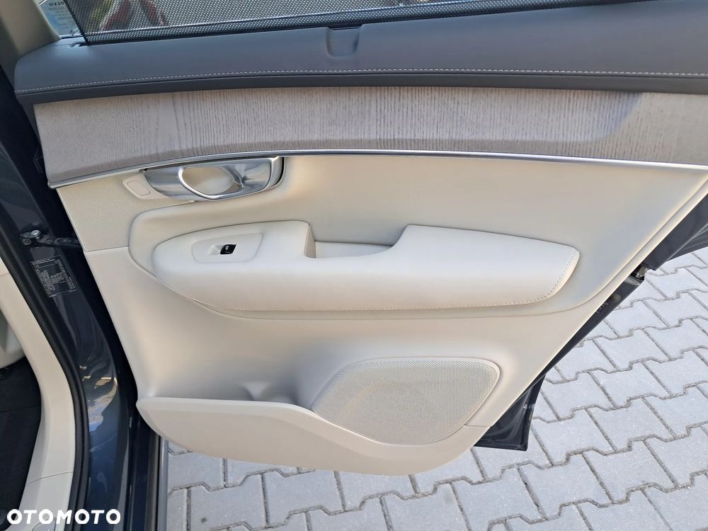 Volvo XC 90 T8 AWD Plug-In Hybrid Ultra Bright 7os - 22