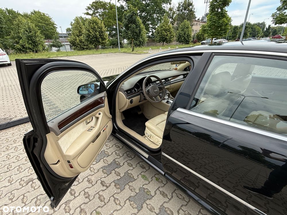 Audi A8 4.2 Quattro - 10