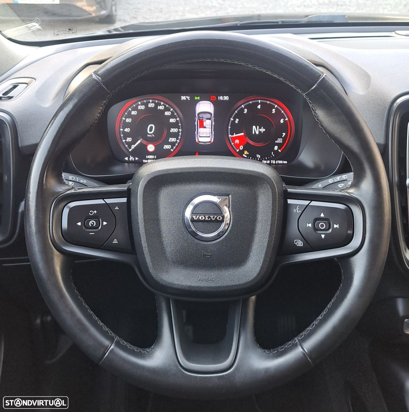 Volvo XC 40 1.5 T2 Momentum Core - 12