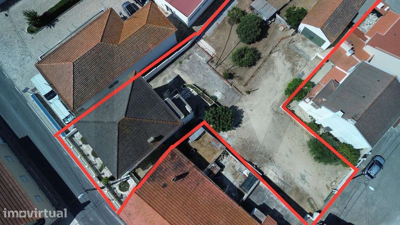 Venda Conjunta -Terreno com Moradia T5   +  Terreno Urbano para cons - Grande imagem: 3/44
