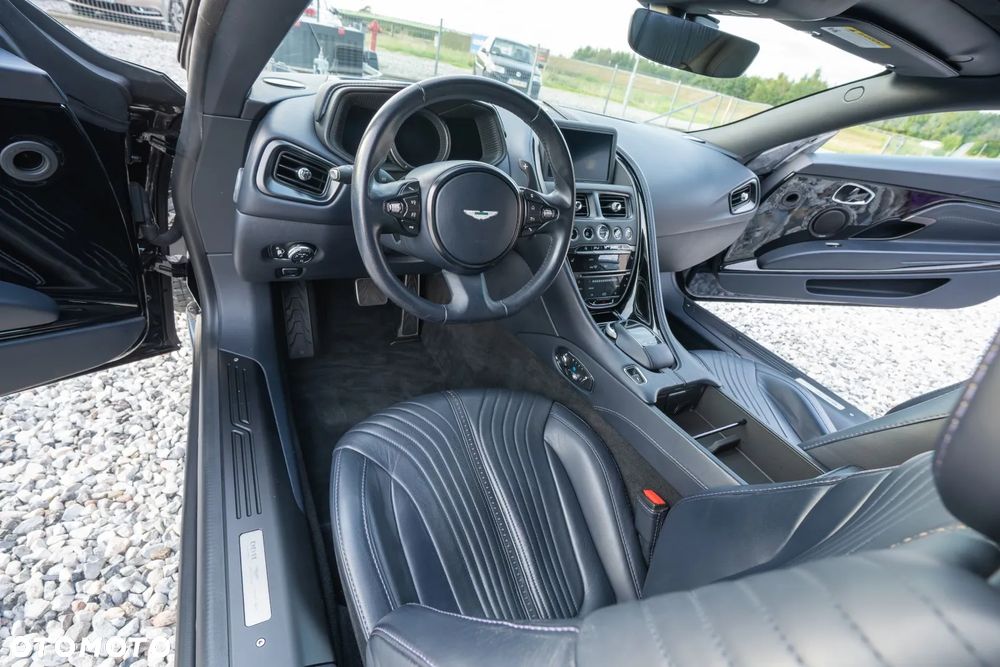 Aston Martin DB11 Standard - 34