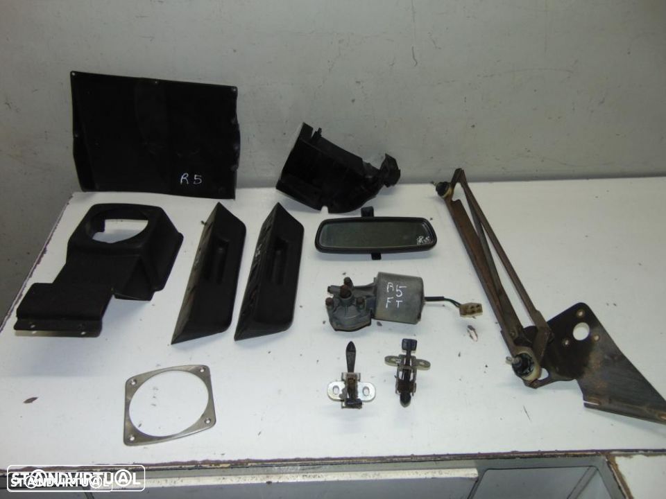 Renault 5 1º modelo tenho todas as peças deste carro - 1