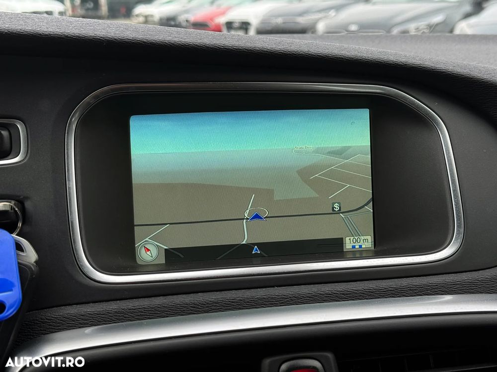 Volvo V40 D2 Aut. Momentum - 12