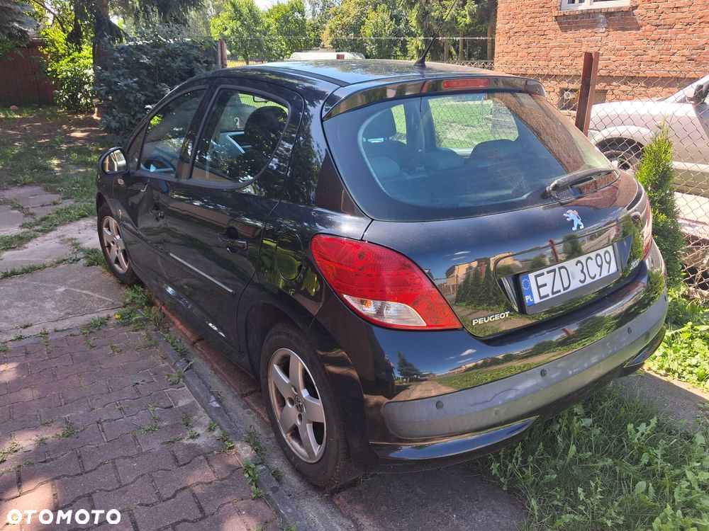 Peugeot 207 - 1