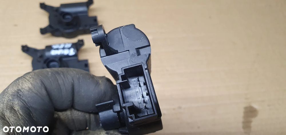 Silniczek klap nagrzewnicy VW Touareg 52411483 - 3