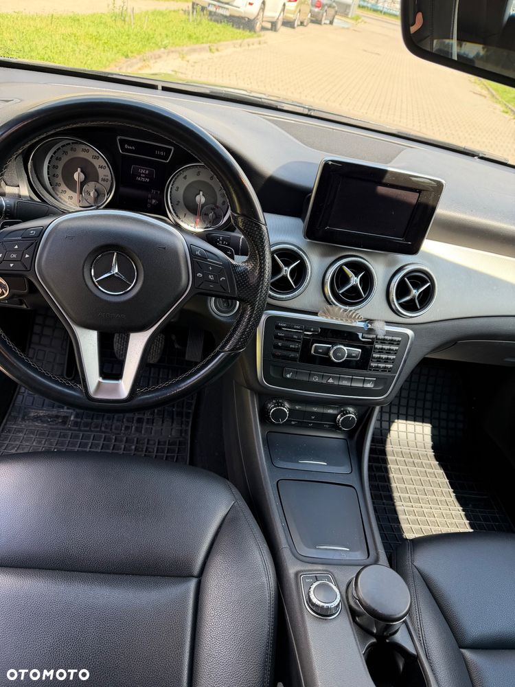 Mercedes-Benz CLA 250 4-Matic - 5