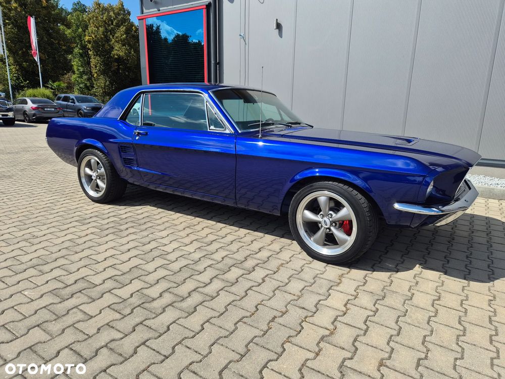 Ford Mustang - 4