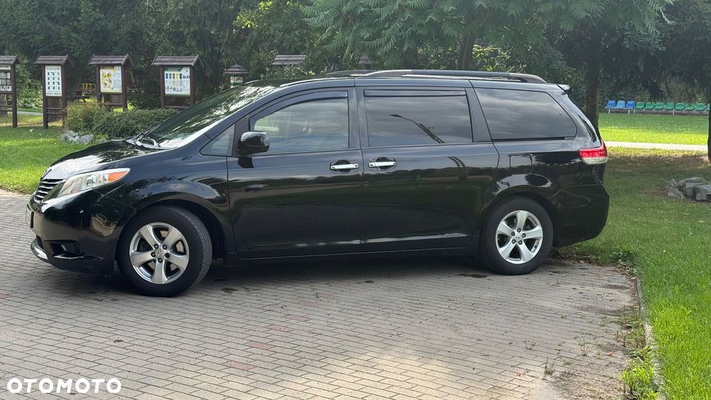 Toyota Sienna 3.5 V6 - 7