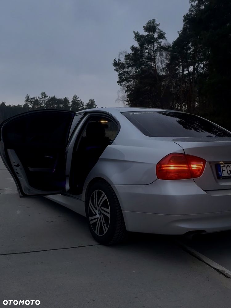 BMW Seria 3 320i - 2