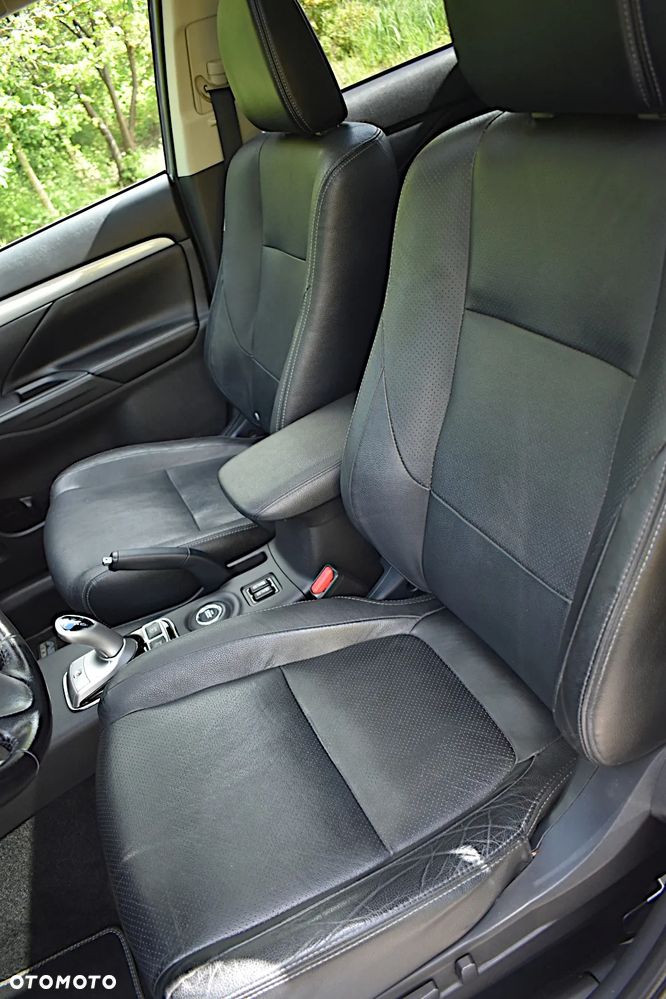 Mitsubishi Outlander 2.0 4WD Plug-In Hybrid Top - 6