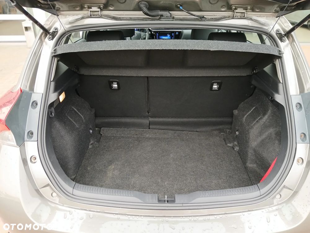 Toyota Auris 1.6 Premium MS - 27