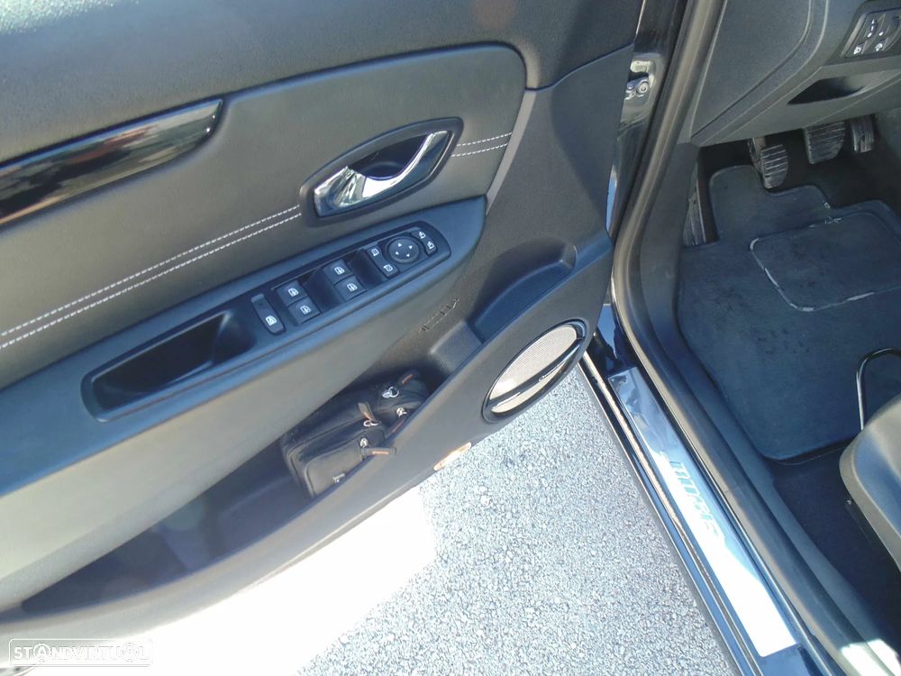 Renault Grand Scénic 1.6 dCi Bose Edition SS - 24