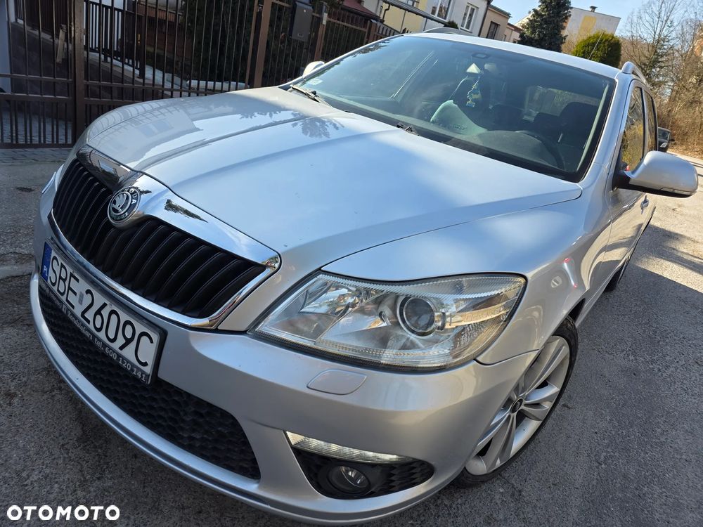 Skoda Octavia 2.0 TSI DSG RS - 4