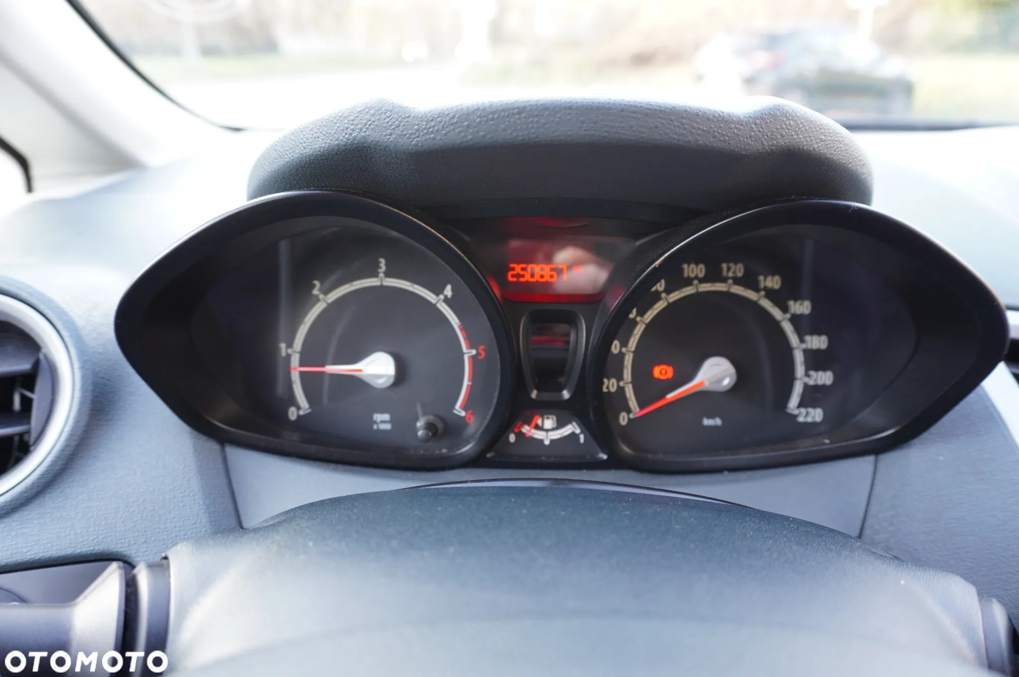Ford Fiesta 1.6 TDCI Ambiente - 22