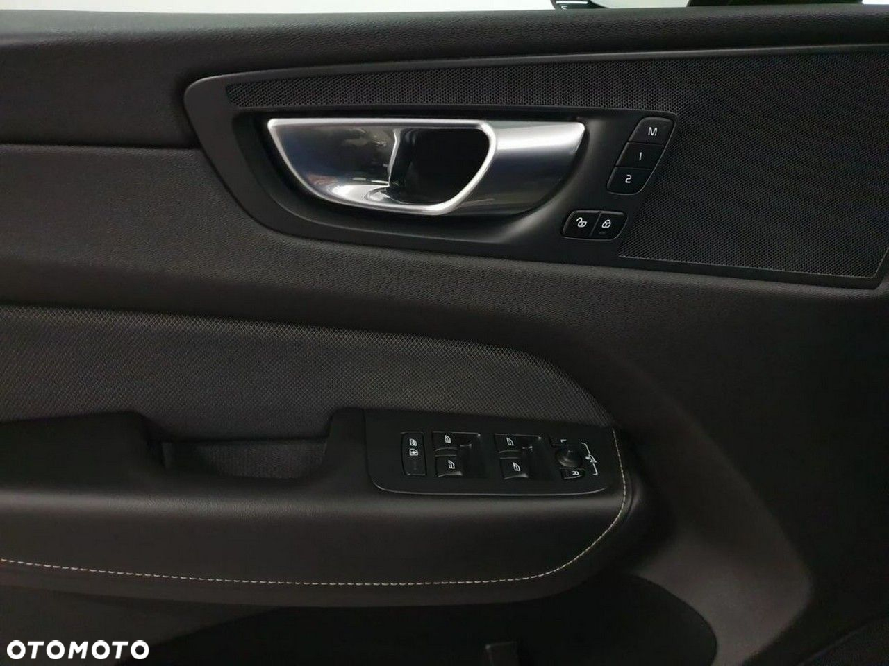 Volvo XC 60 D4 R-Design - 7