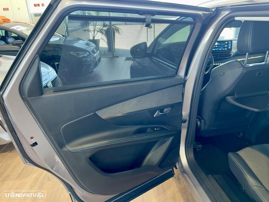 Peugeot 5008 1.2 PureTech Allure Pack EAT8 - 25
