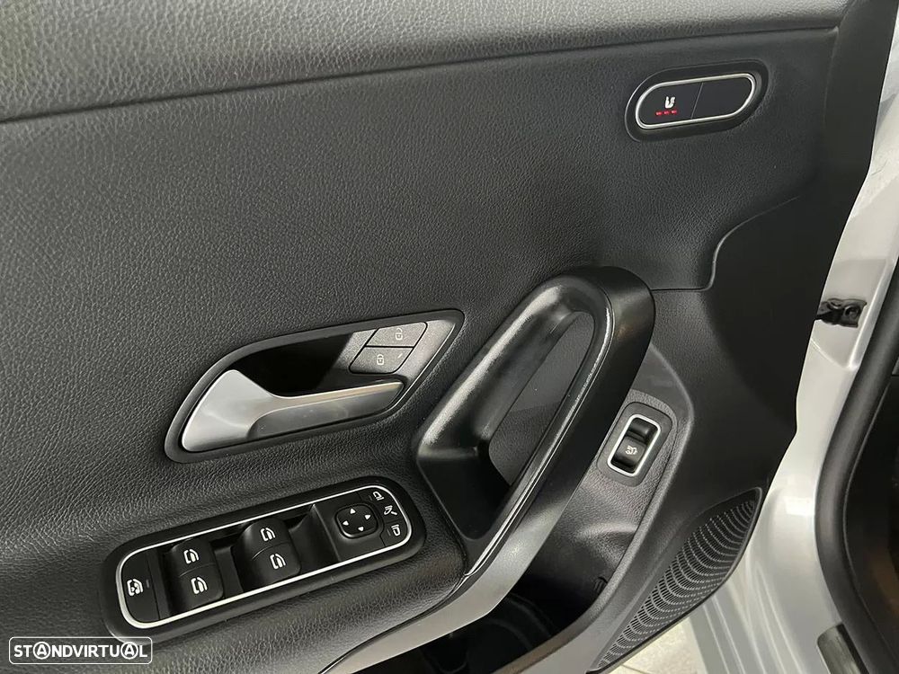 Mercedes-Benz CLA 180 d Shooting Brake Business Solutions Aut. - 21