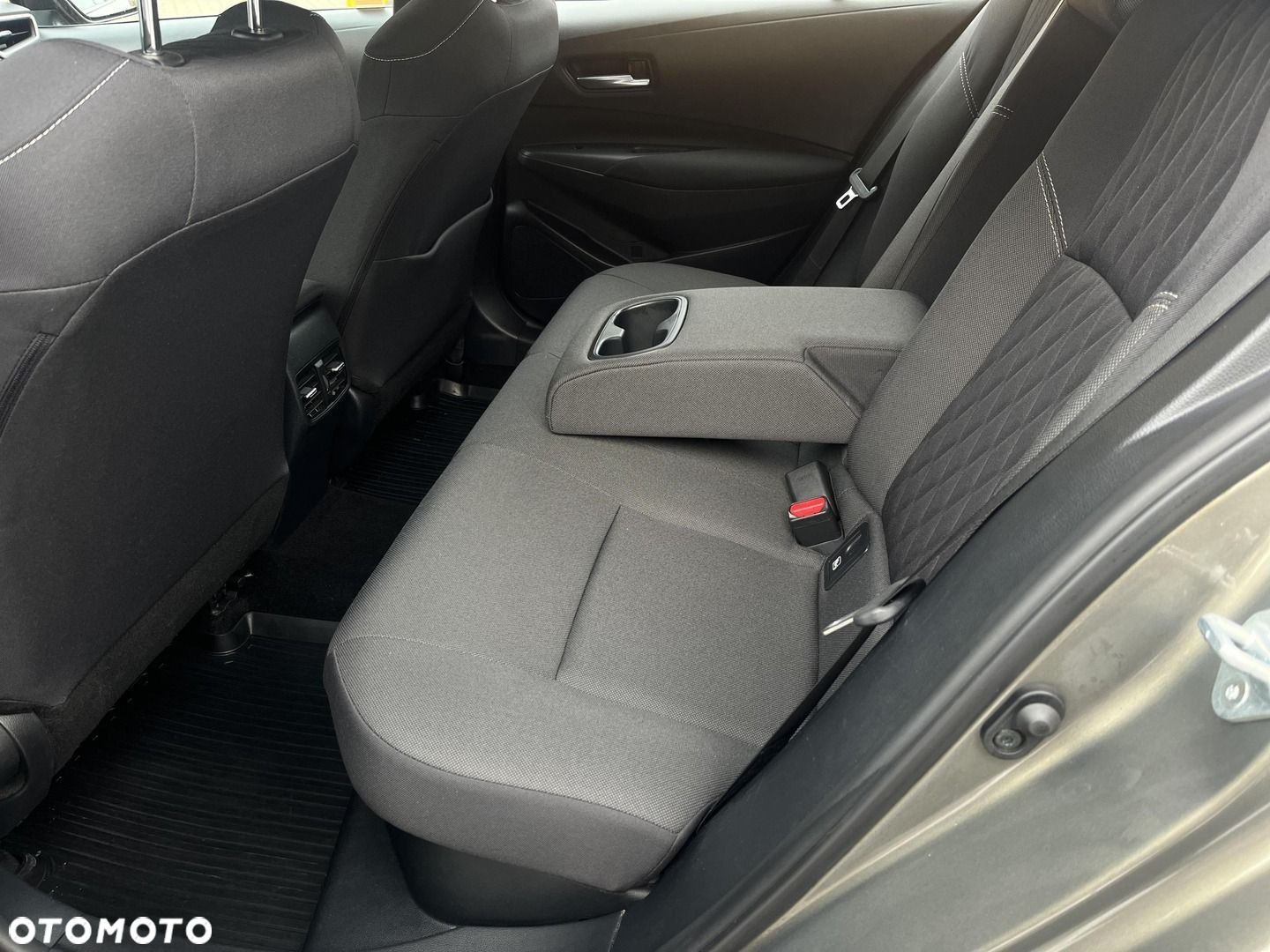 Toyota Corolla - 28
