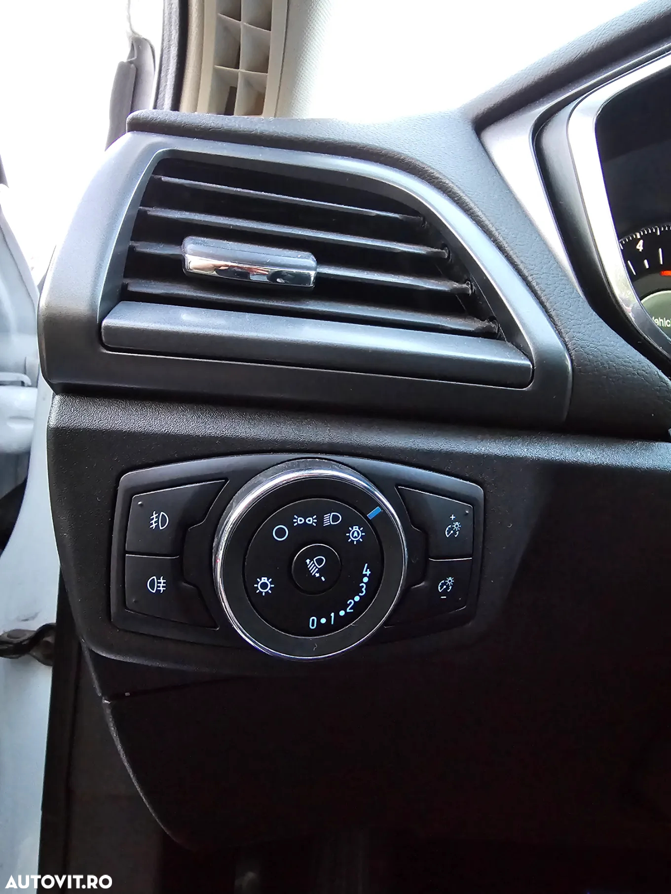 Ford Mondeo - 12