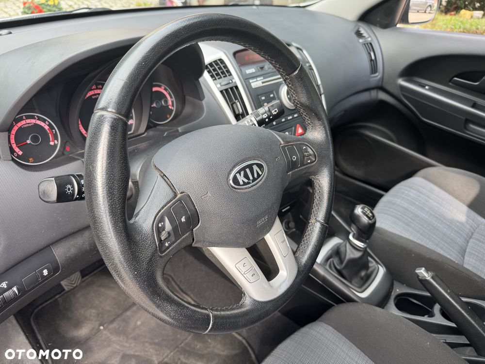 Kia Ceed 1.4 CVVT Attract - 18