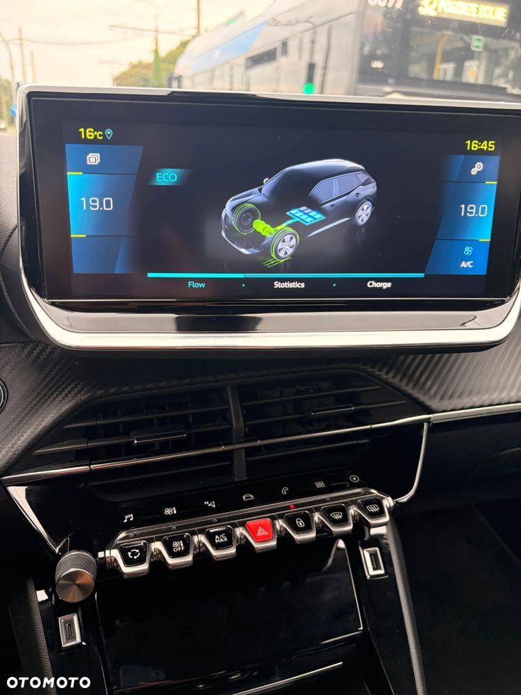 Peugeot 2008 Allure - 11