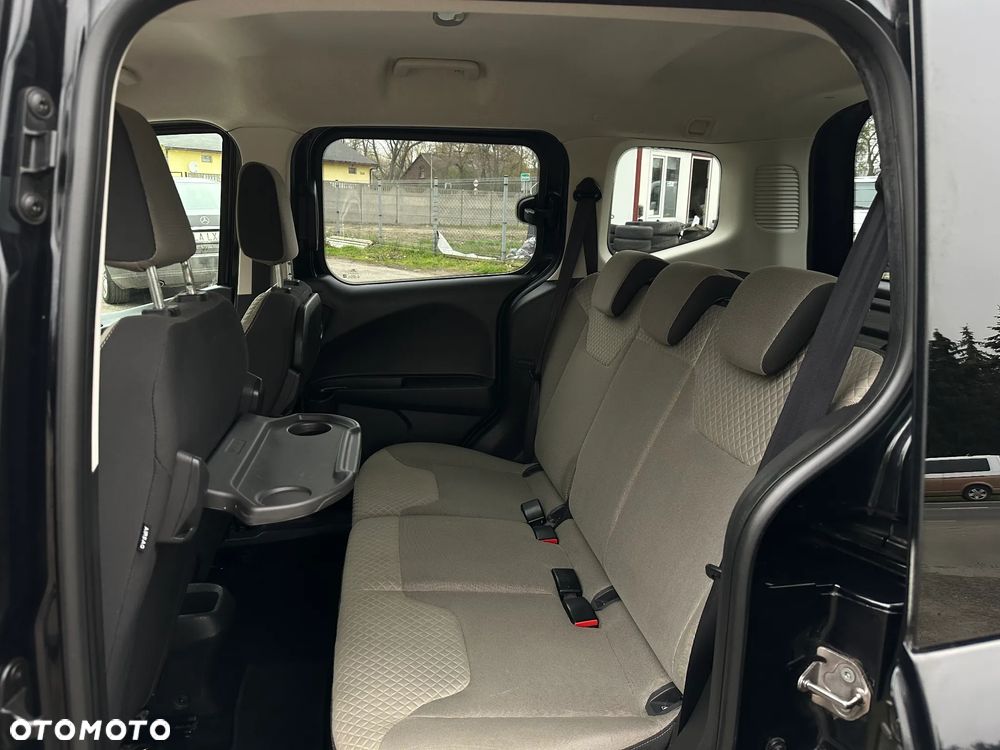 Ford Tourneo Courier 1.0 EcoBoost Titanium - 27