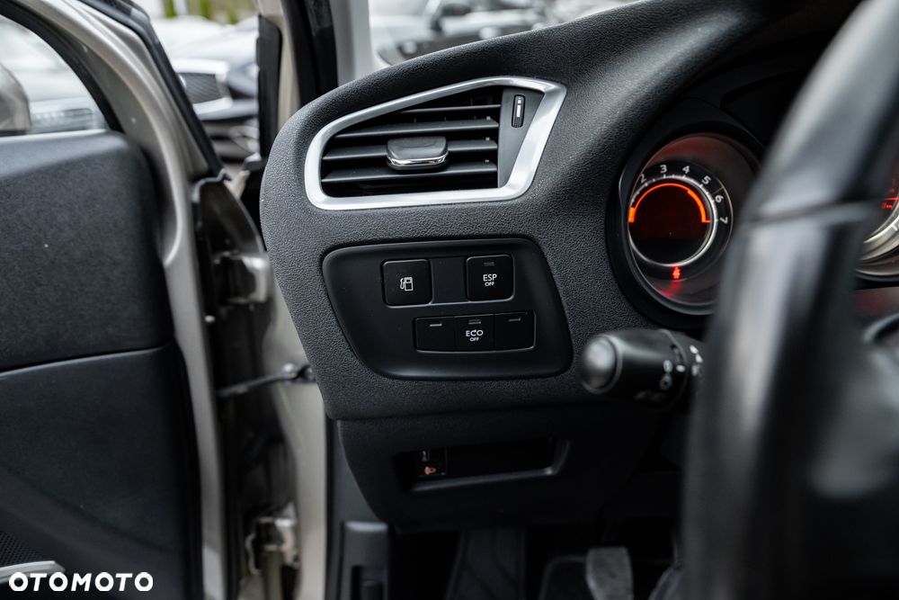 Citroën C4 e-HDi 110 Selection - 26