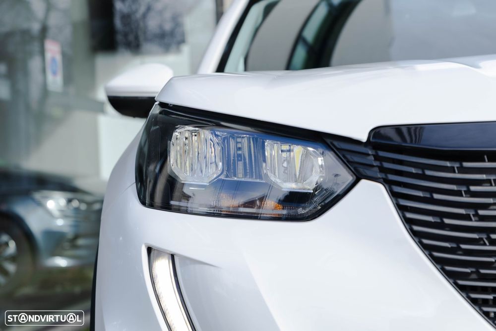 Peugeot 2008 1.2 PureTech Active EAT8 - 6