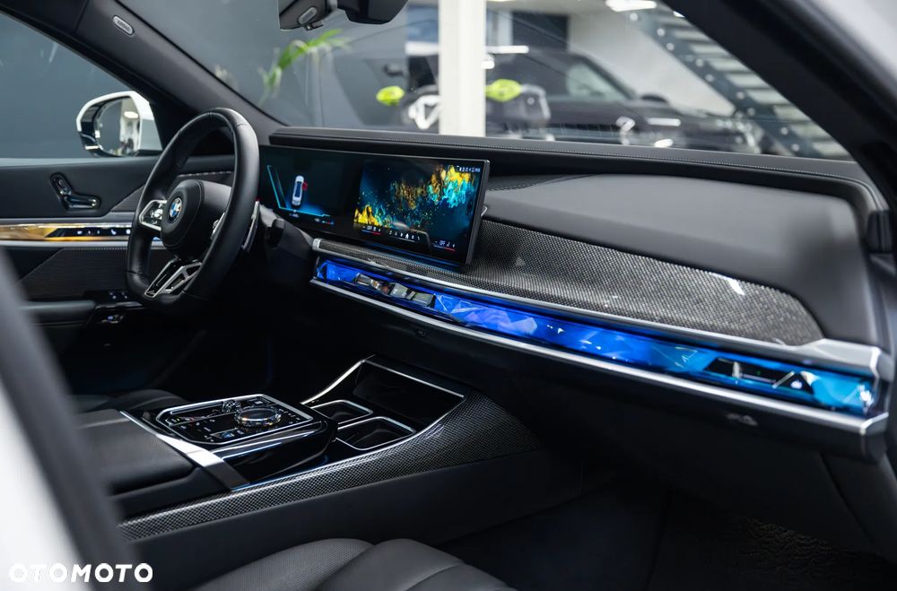 BMW Seria 7 740d xDrive sport - 28