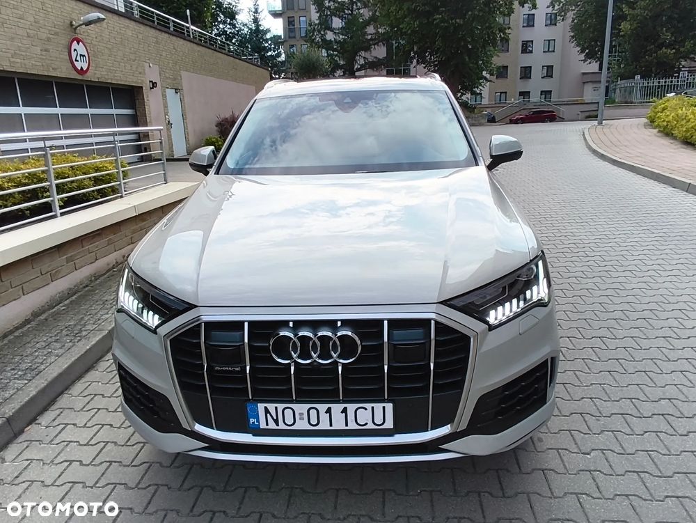 Audi Q7 - 1