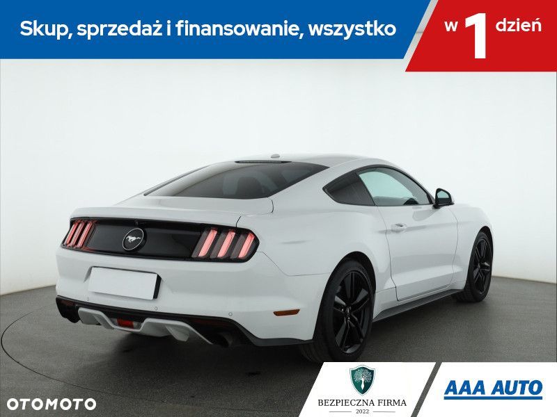 Ford Mustang - 6