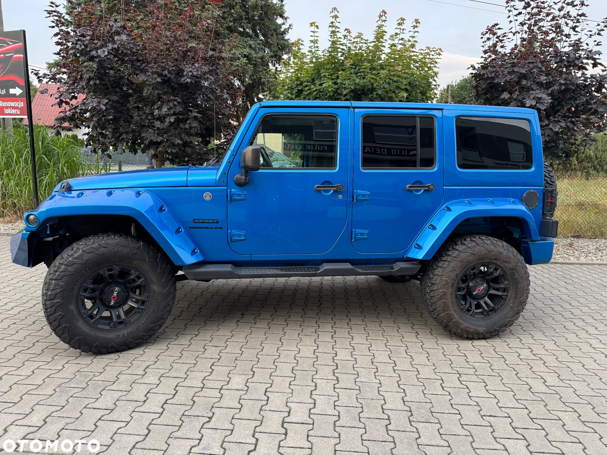 Jeep Wrangler - 11