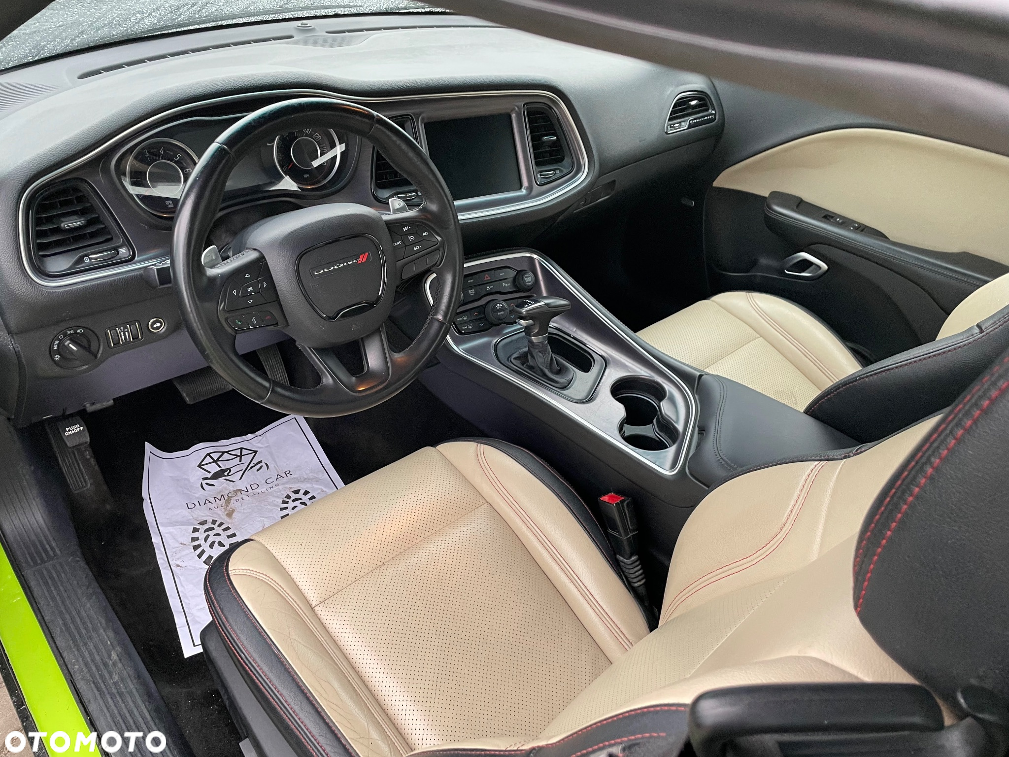 Dodge Challenger 3.6 SXT Plus - 16