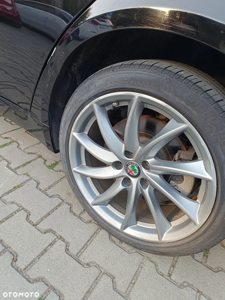 Alfa Romeo Giulia 2.0 Turbo 16V AT8-Q4 Ti - 12