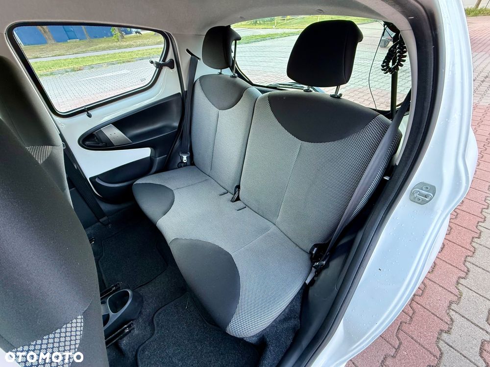 Toyota Aygo 1.0 VVT-i Sol EU5 MM - 18